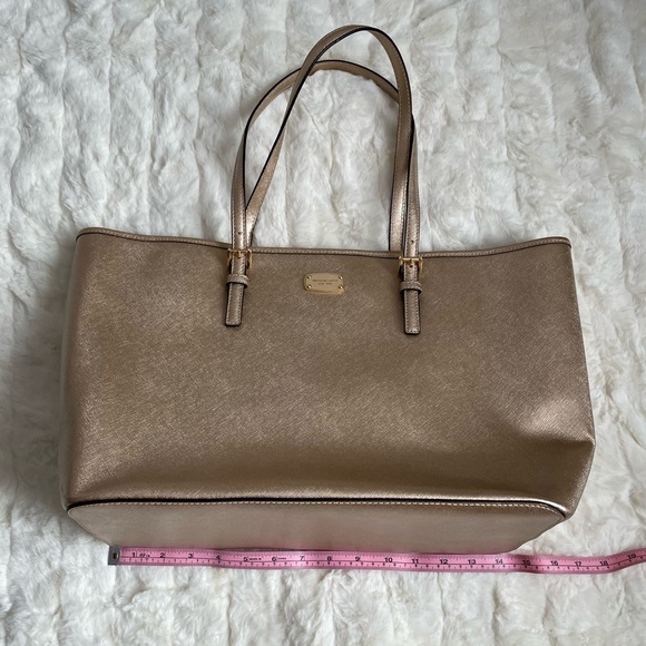 MICHAEL Michael Kors Jet Set Travel Saffiano Leather Large Tote Pale Gold - NWT - Picture 4 of 7